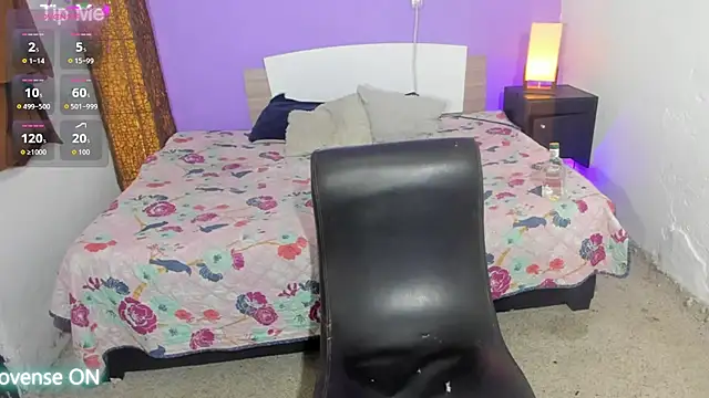 Snapshot of vanessabz chatting on August 2, 3:05 am vanessabz online show from August 2, 3:05 am