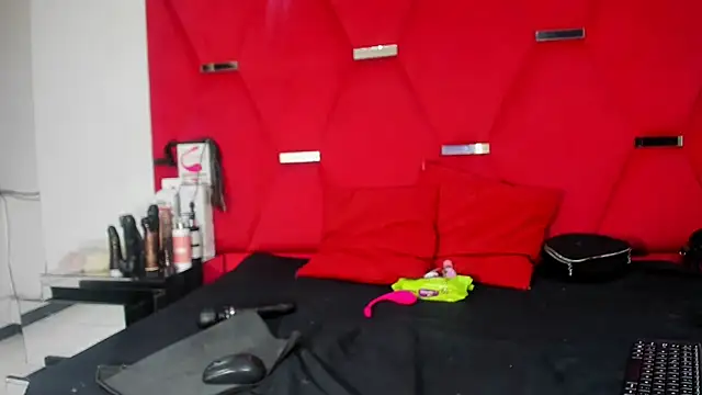 Karoll69  online show from March 20, 3:45 am