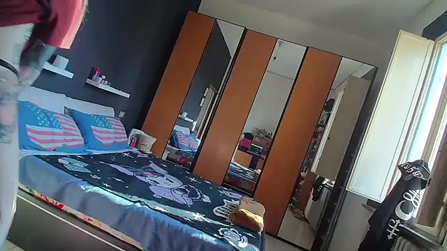 Snapshot of Honey2Bad chatting on December 15, 11:25 am Honey2Bad online show from December 15, 11:25 am