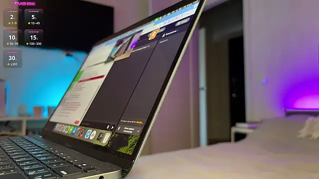 Snapshot of nikitos4you chatting on December 14, 8:23 am nikitos4you online show from December 14, 8:23 am