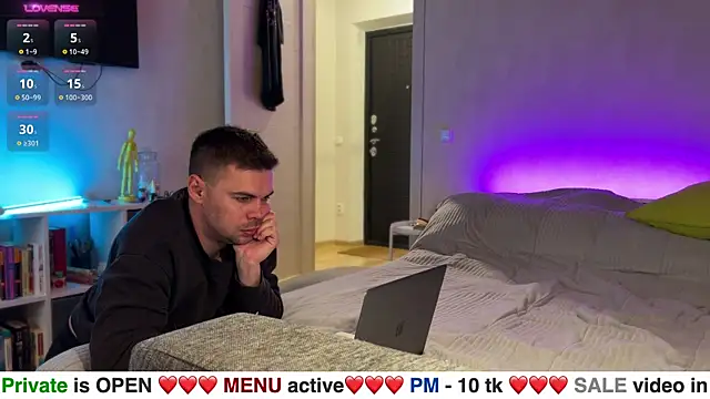 Snapshot of nikitos4you chatting on March 21, 8:39 am nikitos4you online show from March 21, 8:39 am