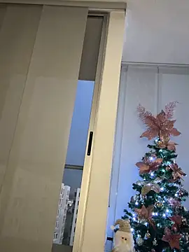 Snapshot of MollyJams-77 chatting on December 16, 10:59 pm MollyJams-77 online show from December 16, 10:59 pm