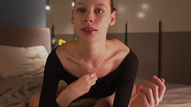 Snapshot of poisonn_girlll chatting on March 13, 7:09 pm poisonn girlll online show from March 13, 7:09 pm