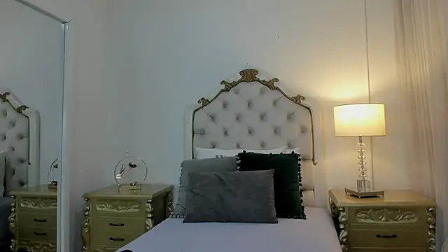 lexa 25  online show from December 16, 11:59 am