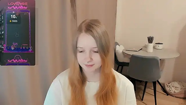 Snapshot of Alyaley chatting on February 4, 4:37 am Alyaley online show from February 4, 4:37 am