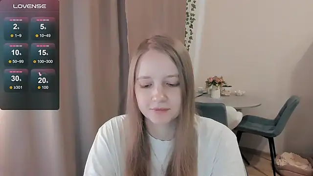 Snapshot of Alyaley chatting on June 7, 10:08 am Alyaley online show from June 7, 10:08 am