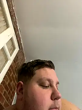 Snapshot of Lukeyboy027 chatting on November 7, 8:14 am Lukeyboy027 online show from November 7, 8:14 am