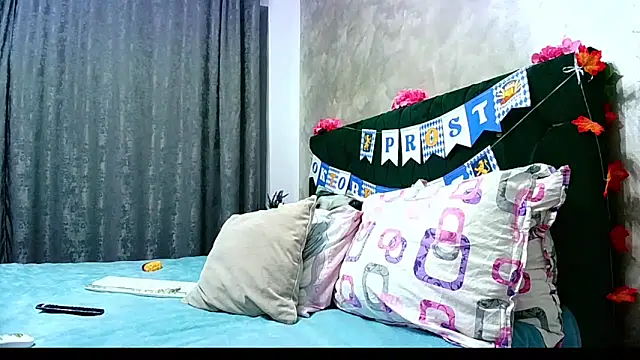 Snapshot of MikySWeet7 chatting on October 5, 7:12 pm MikySWeet7 online show from October 5, 7:12 pm