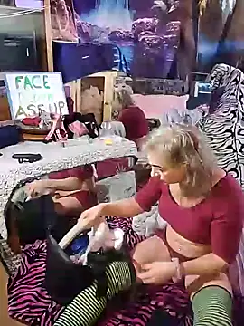 KrystallCoxxh online show from December 5, 5:20 pm