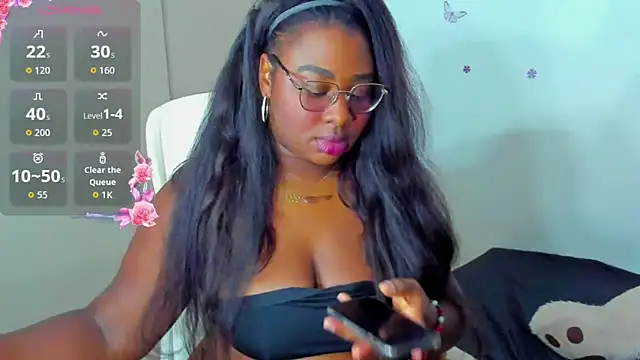Snapshot of Naomii_King chatting on June 12, 1:59 am Naomii King online show from June 12, 1:59 am