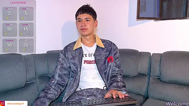 Snapshot of Mr_daren_ chatting on May 13, 6:16 pm Mr daren online show from May 13, 6:16 pm