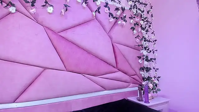 LilithCooperr  online show from February 27, 11:37 pm