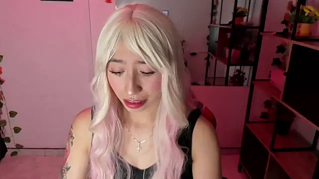 LilithCooperr  online show from December 14, 5:07 pm