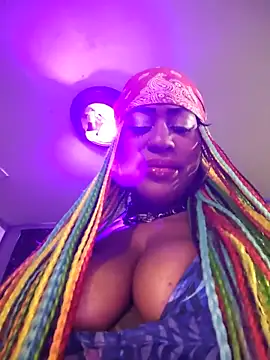 Snapshot of AmazonianMistress chatting on June 12, 5:12 pm AmazonianMistress online show from June 12, 5:12 pm