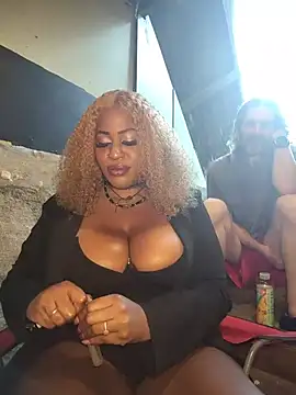 Snapshot of AmazonianMistress chatting on July 23, 11:46 pm AmazonianMistress online show from July 23, 11:46 pm