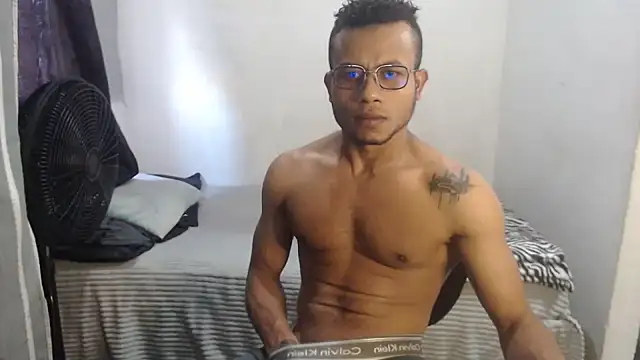 Snapshot of grandominantex1 chatting on January 17, 9:40 pm grandominantex1 online show from January 17, 9:40 pm