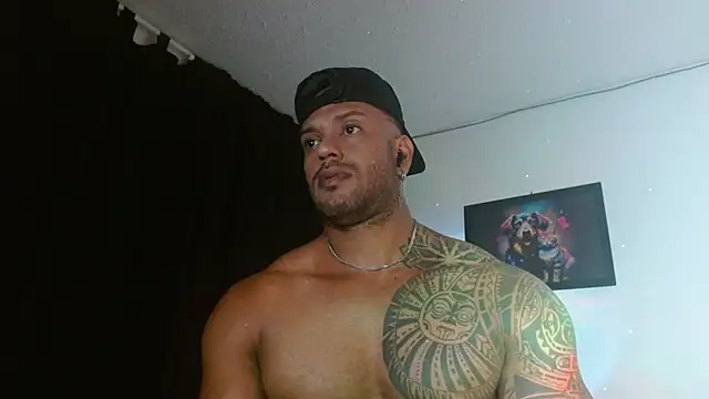 Snapshot of manolofitt chatting on June 2, 4:03 am manolofitt online show from June 2, 4:03 am