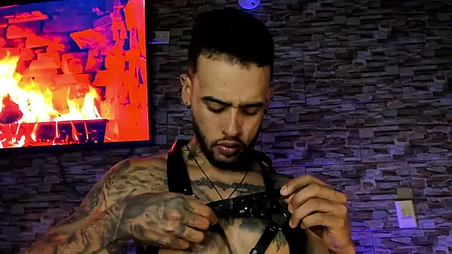 Snapshot of Seth_Owner chatting on February 1, 11:43 am Seth Owner online show from February 1, 11:43 am