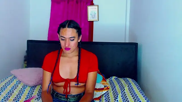 Snapshot of misss_estrella chatting on March 8, 2:04 am misss estrella online show from March 8, 2:04 am