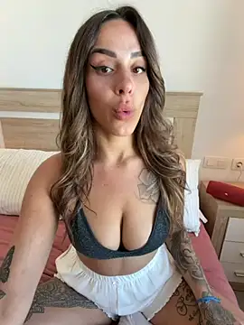 Alisa-Marie online show from May 11, 4:04 pm
