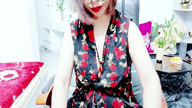 Snapshot of Miu-Le chatting on June 21, 7:38 pm Miu-Le online show from June 21, 7:38 pm