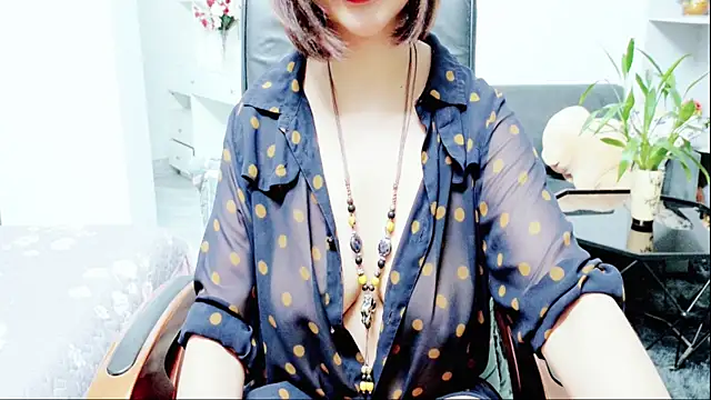 Snapshot of Miu-Le chatting on July 2, 5:13 am Miu-Le online show from July 2, 5:13 am