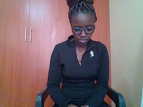 Snapshot of sexy_darleen23 chatting on August 4, 9:23 am sexy darleen23 online show from August 4, 9:23 am