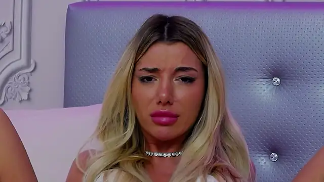 ClaraHazel online show from January 8, 10:48 am