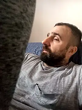 Snapshot of ivat80 chatting on January 9, 7:33 am ivat80 online show from January 9, 7:33 am