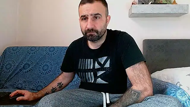 Snapshot of ivat80 chatting on January 18, 7:23 am ivat80 online show from January 18, 7:23 am