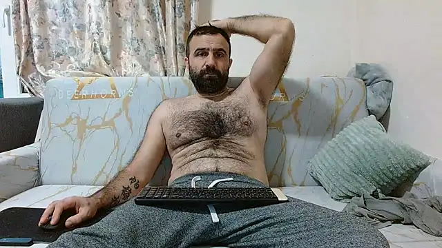 Snapshot of ivat80 chatting on February 6, 5:45 am ivat80 online show from February 6, 5:45 am