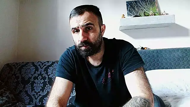 Snapshot of ivat80 chatting on February 27, 5:40 am ivat80 online show from February 27, 5:40 am