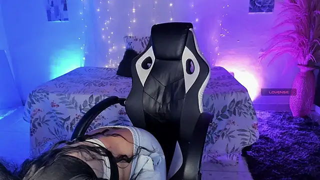 Snapshot of Riana_Kean chatting on December 3, 3:14 am Riana Kean online show from December 3, 3:14 am