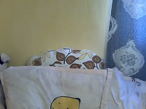 Snapshot of petite_clara24 chatting on November 22, 6:56 am petite clara24 online show from November 22, 6:56 am