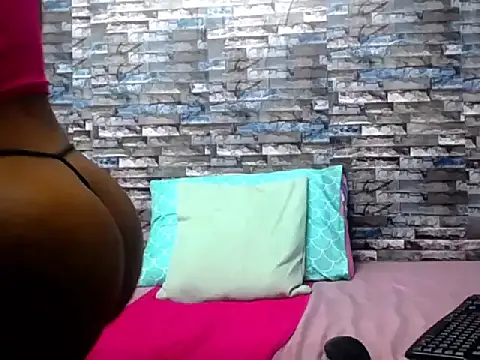 Snapshot of Amazingboodie chatting on December 5, 12:19 am Amazingboodie online show from December 5, 12:19 am