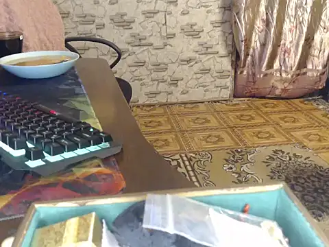  Kitti  online show from December 17, 3:06 pm