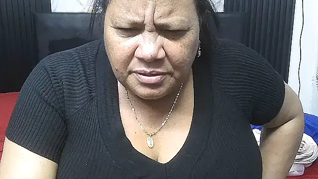 Snapshot of Shanttal0272 chatting on July 28, 8:52 pm Shanttal0272 online show from July 28, 8:52 pm