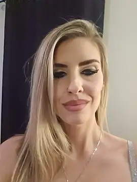 Snapshot of ellieconradxo chatting on June 17, 3:09 am ellieconradxo online show from June 17, 3:09 am