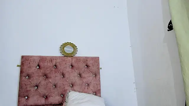 Snapshot of LUISA_SEXY_ chatting on February 8, 4:14 am LUISA SEXY online show from February 8, 4:14 am