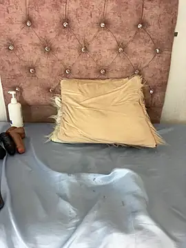 Snapshot of LUISA_SEXY_ chatting on February 27, 3:39 am LUISA SEXY online show from February 27, 3:39 am