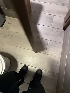 Snapshot of Black-mamba-madingo chatting on January 9, 10:51 am Black-mamba-madingo online show from January 9, 10:51 am