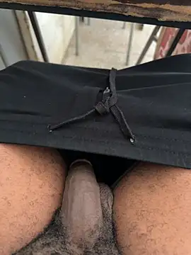 Snapshot of Black-mamba-madingo chatting on February 7, 9:24 am Black-mamba-madingo online show from February 7, 9:24 am