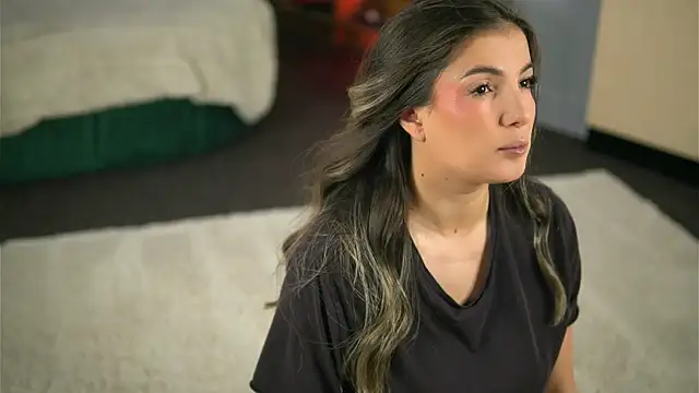 KellyMathews online show from June 23, 2:20 am