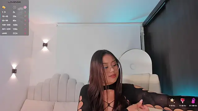 AmberLewis  online show from April 30, 12:06 am