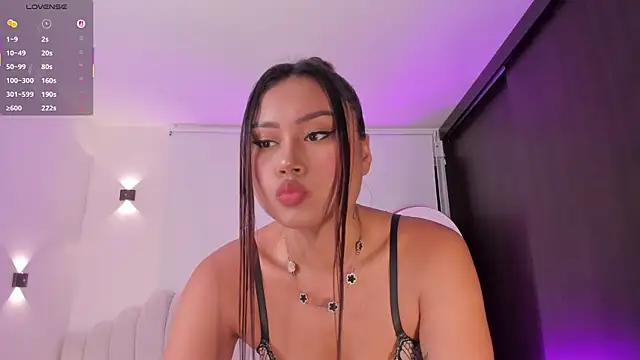 AmberLewis  online show from June 12, 11:46 pm
