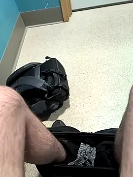 Snapshot of Alfie41105 chatting on November 25, 5:02 pm Alfie41105 online show from November 25, 5:02 pm