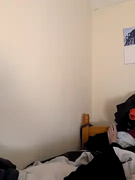 Snapshot of Alfie41105 chatting on February 8, 2:26 am Alfie41105 online show from February 8, 2:26 am