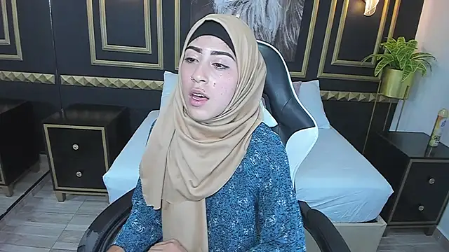 chaymae nah  online show from January 4, 12:49 pm