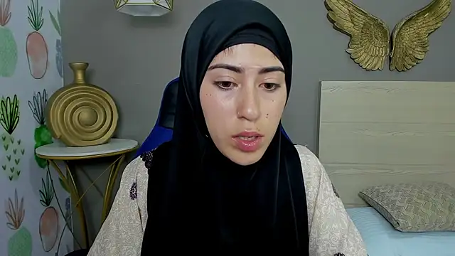 chaymae nah  online show from January 15, 5:19 am