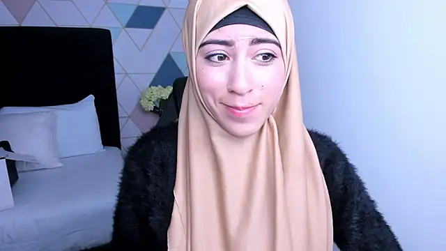 chaymae nah  online show from January 21, 3:21 pm